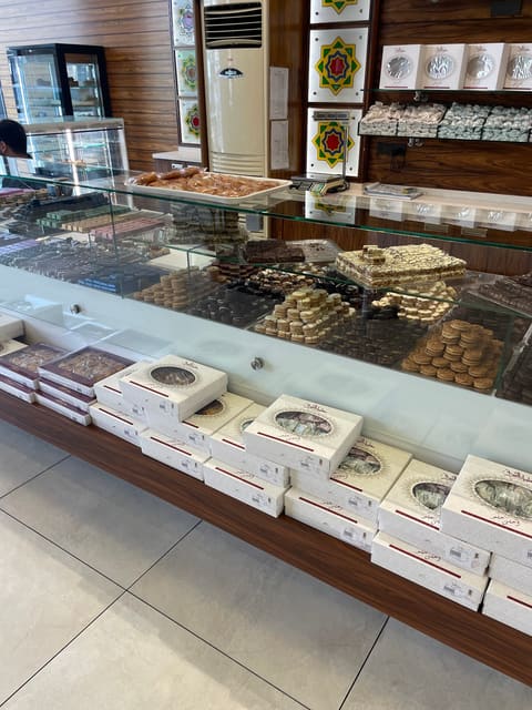 Al Sharq Sweets — photograph 6
