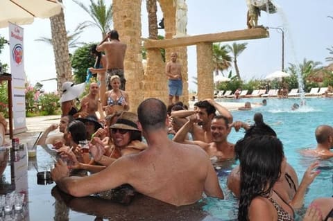 Utopia Resort — photograph 6