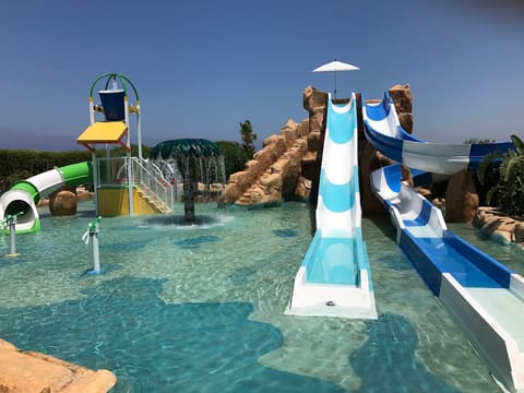Turquoise Beach Resort — photograph 6