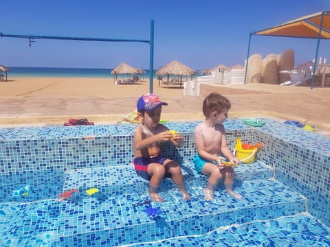Bar D'amour Beach — photograph 6