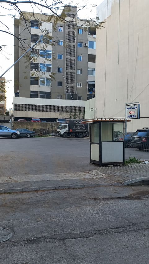 White Tower Hotel — photograph 3