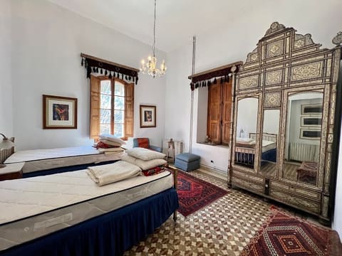 Palmyra Hotel — photograph 2