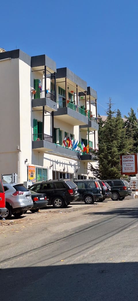 Hotel Cortina — photograph 2