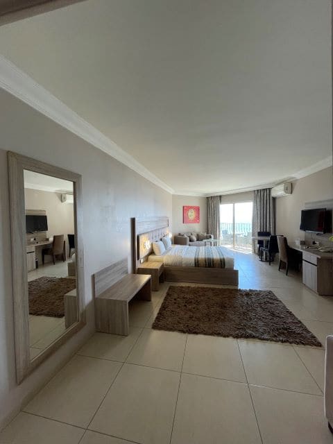 President Hotel — photograph 4