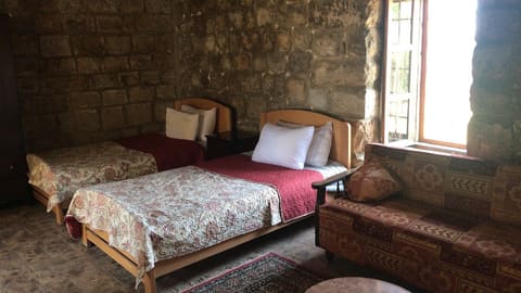 Mtein Guest House — photograph 2