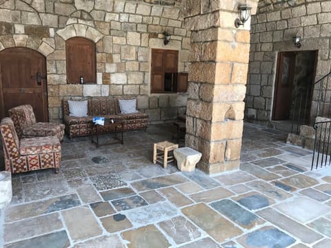 Mtein Guest House — photograph 3