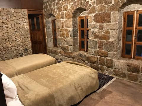 Mtein Guest House — photograph 4