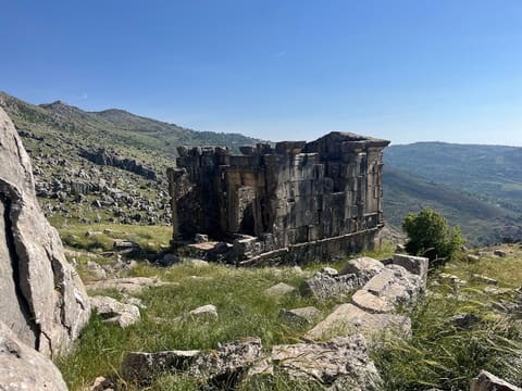 Ain Hirsha Roman Temple — photograph 2