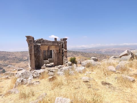 Ain Hirsha Roman Temple — photograph 3