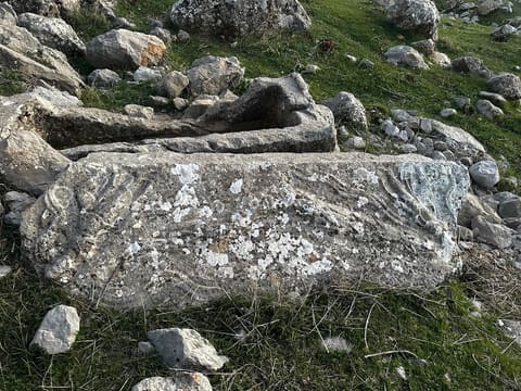 Ain Hirsha Roman Temple — photograph 6