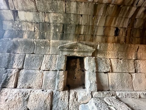 Nymphaeum of Temnin el-Foka — photograph 6