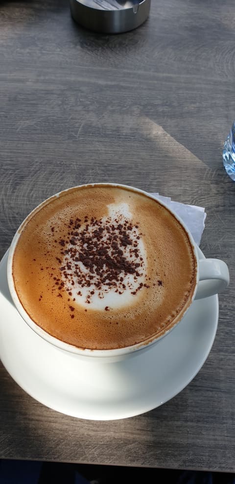 Vee American Coffee Shop - Mist Hotel Branch — photograph 6