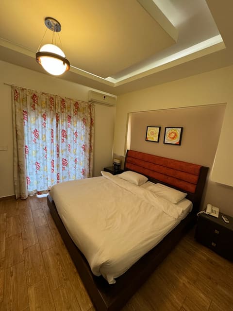Serail Hotel — photograph 2