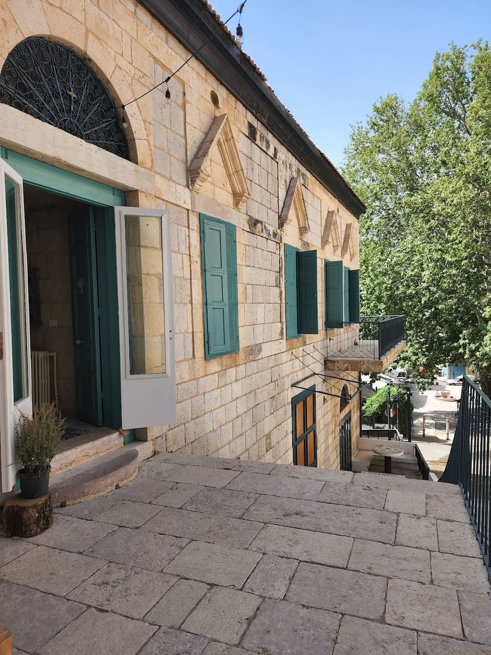 Karaz Guest House