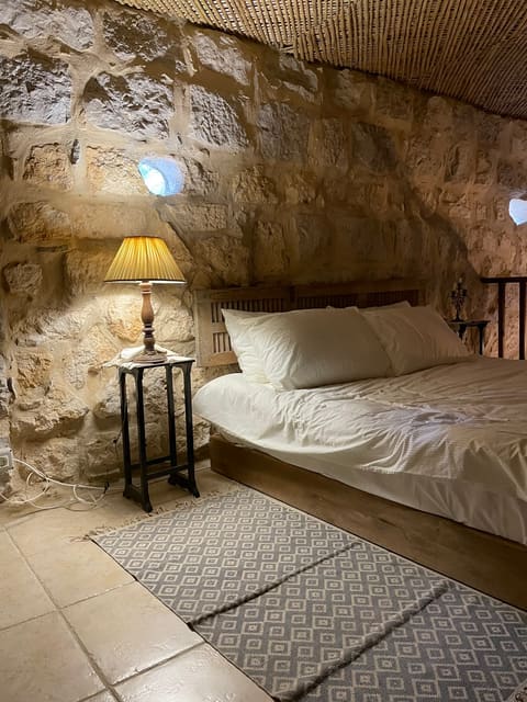 Karaz Guest House — photograph 4
