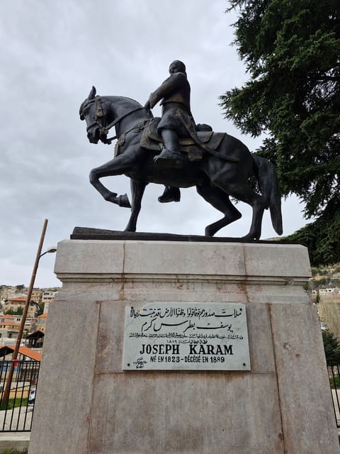 Youssef Beik Karam Statue — photograph 2