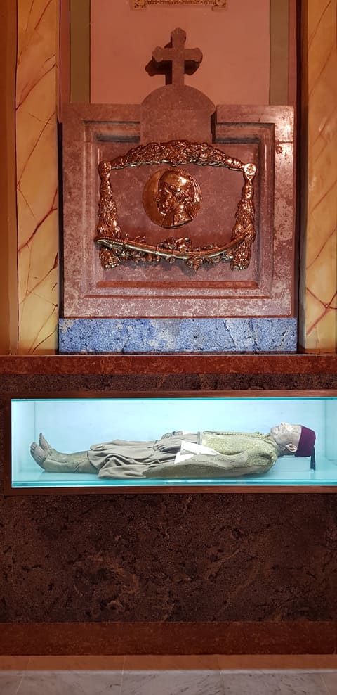 Youssef Beik Karam Statue — photograph 5