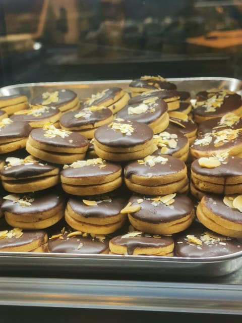 Al Fanar Bakery — photograph 5