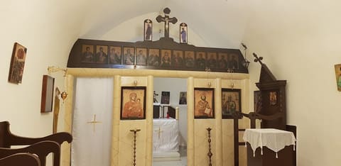 St Georges & Sts Sergios and Bacchus Orthodox Church — photograph 6