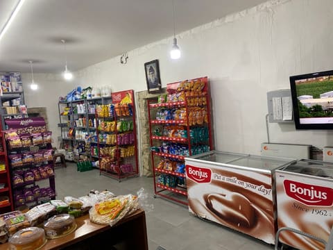 Elhara market — photograph 2