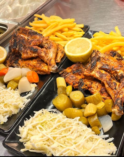 Al Mona Restaurant — photograph 4