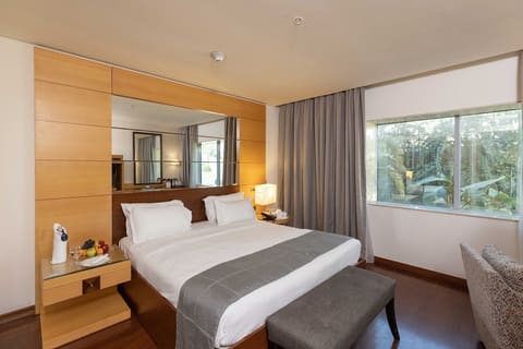 Coral Beach Hotel & Resort Beirut — photograph 2