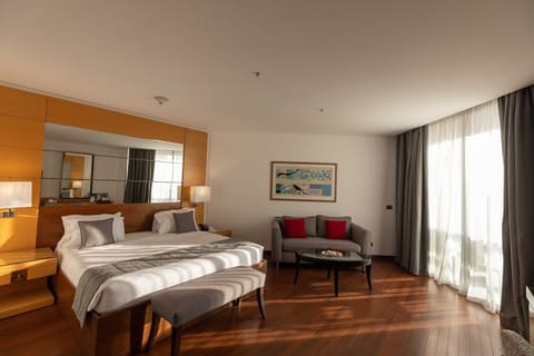 Coral Beach Hotel & Resort Beirut — photograph 6