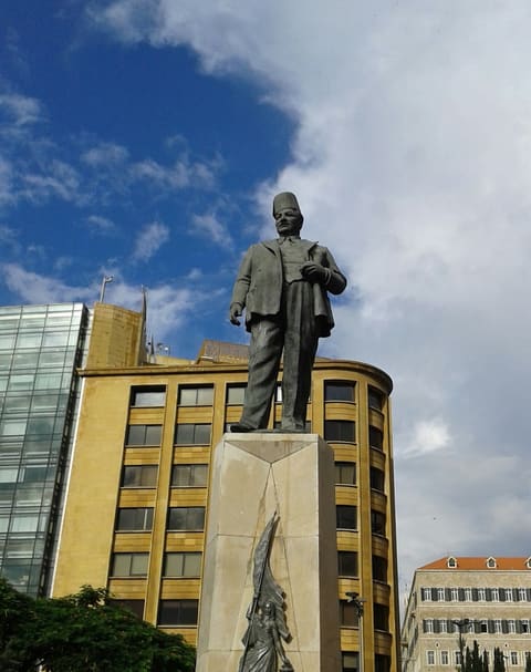 Prime Minister Riyad El Soloh Statue — photograph 3