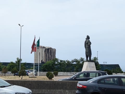Statue Of The Immigrant — photograph 3