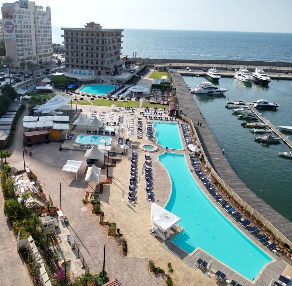 Saint Georges Yacht Club - Pools and Resort