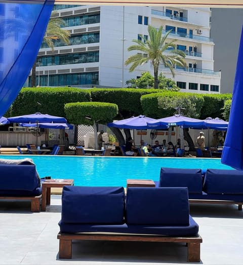 Saint Georges Yacht Club - Pools and Resort — photograph 5