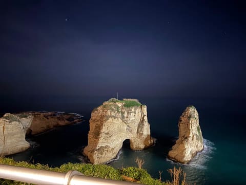 Sakhret El Roushe — photograph 3
