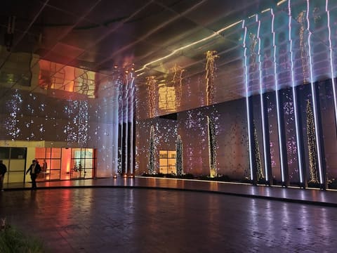 AVA VENUE — photograph 2