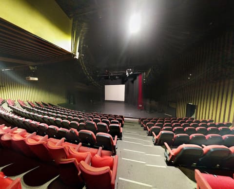 Al Madina Theater — photograph 2