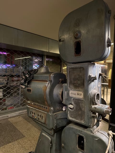 Al Madina Theater — photograph 3