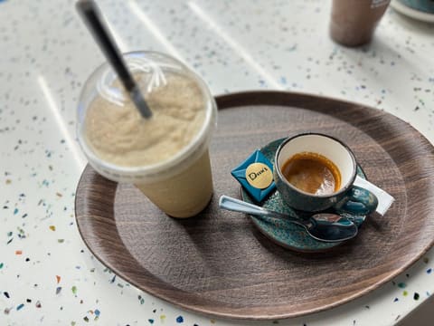 Deens Coffee Shop — photograph 2