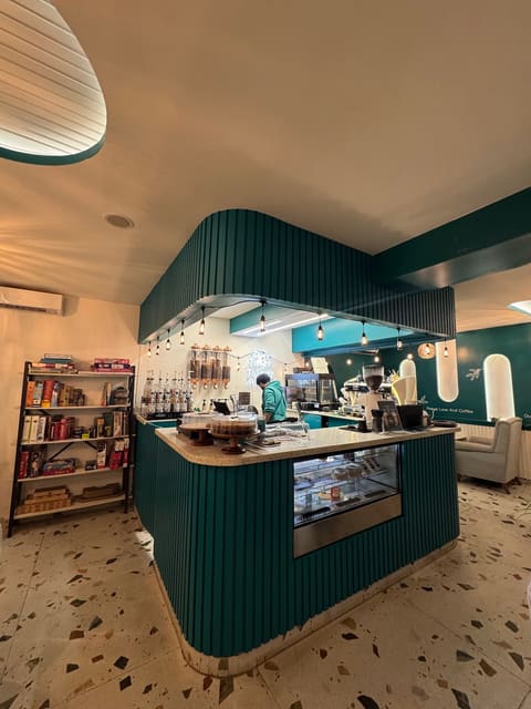 Deens Coffee Shop — photograph 5