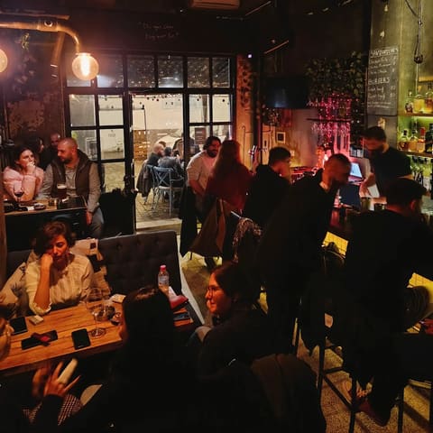 Rust bar — photograph 3