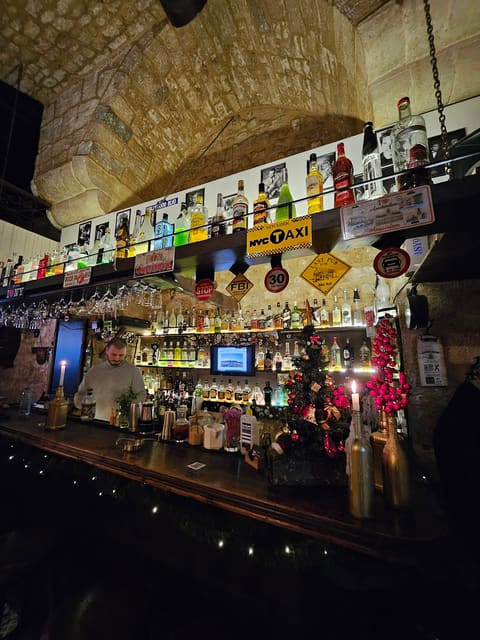 Mike's Pub & Lounge — photograph 3