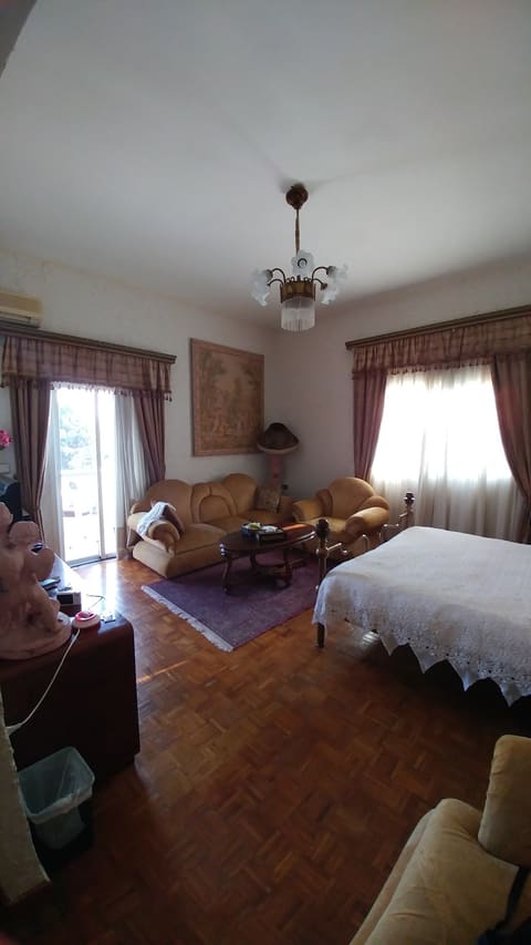 Chateau Des Oliviers — photograph 2