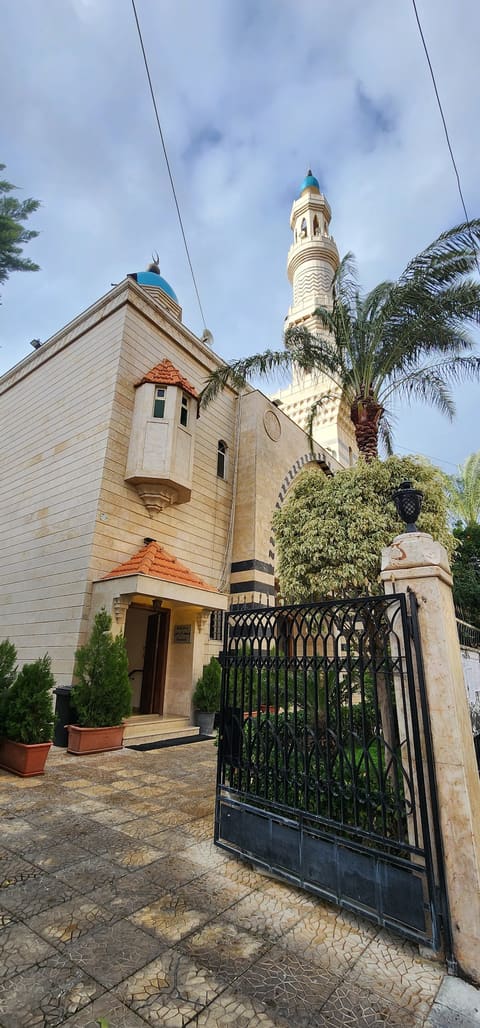 Al-Rahman Mosque — photograph 4