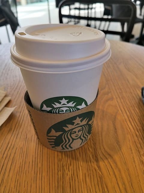 Starbucks — photograph 6