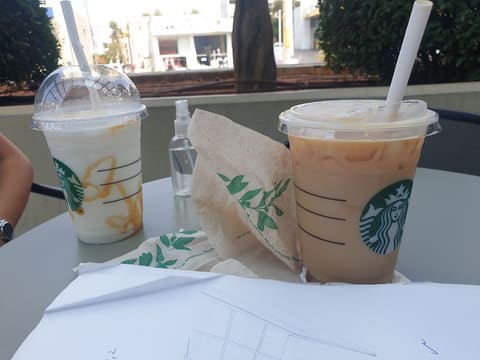 Starbucks — photograph 6