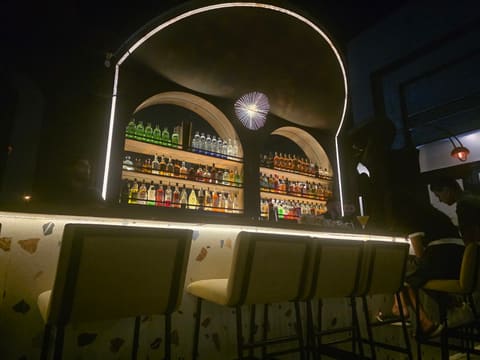 Zephyr Lounge — photograph 2