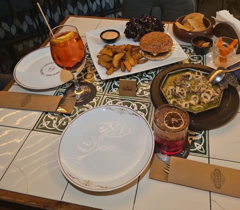 ESCO-BAR Jounieh Indoor — photograph 3