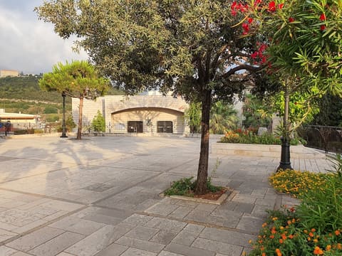 Al Wardiyeh Church Zouk Mosbeh — photograph 4