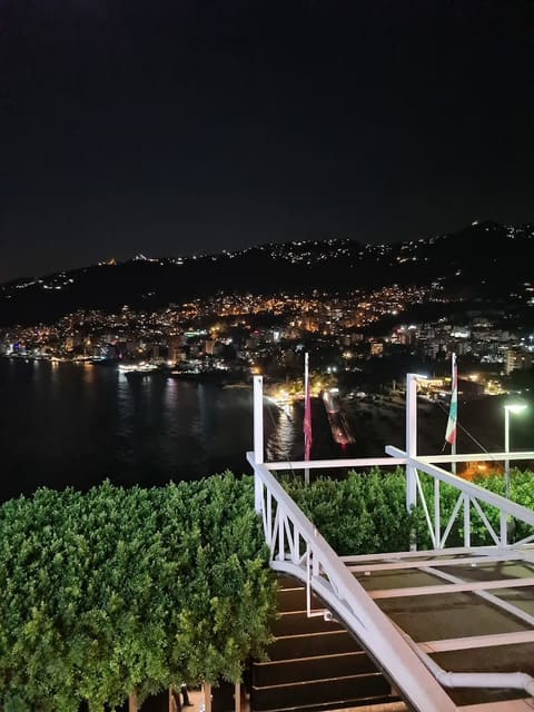 Le View Rooftop Bar & Pool — photograph 4