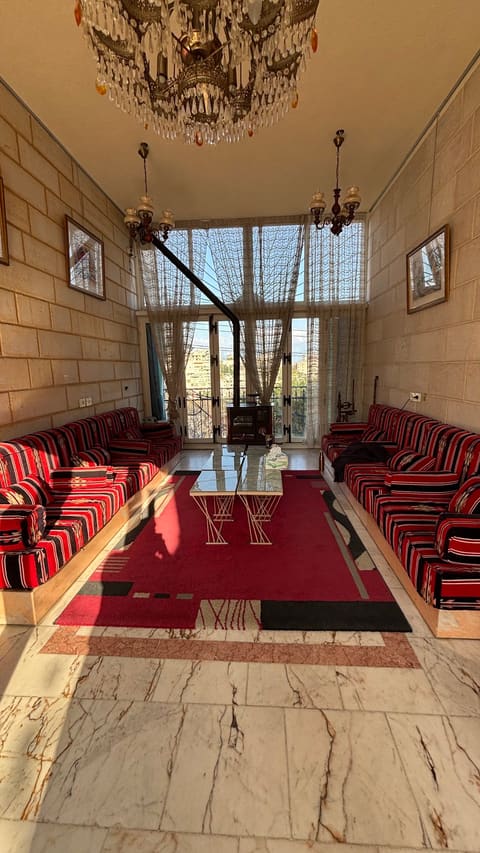 Lebanon Hostel — photograph 5