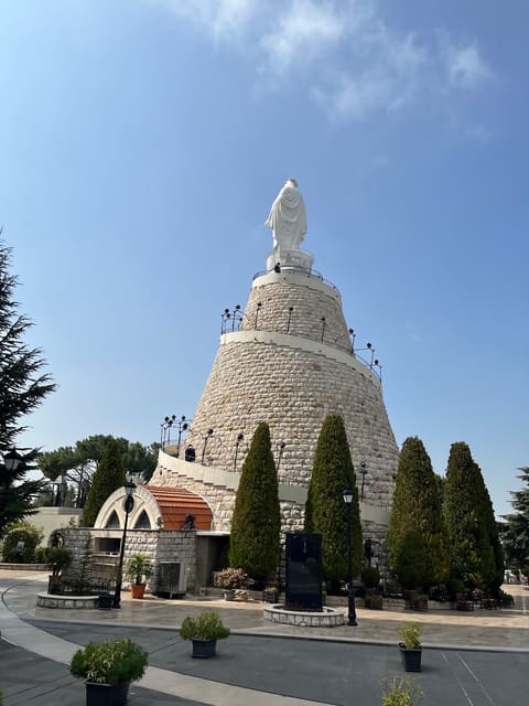 Statue of Our Lady of Lebanon — photograph 4