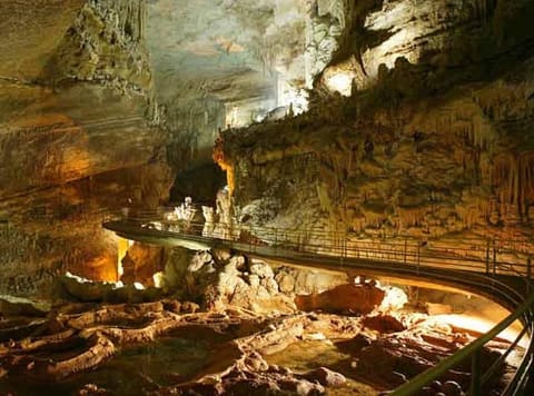 Jeita Lower Cave — photograph 2